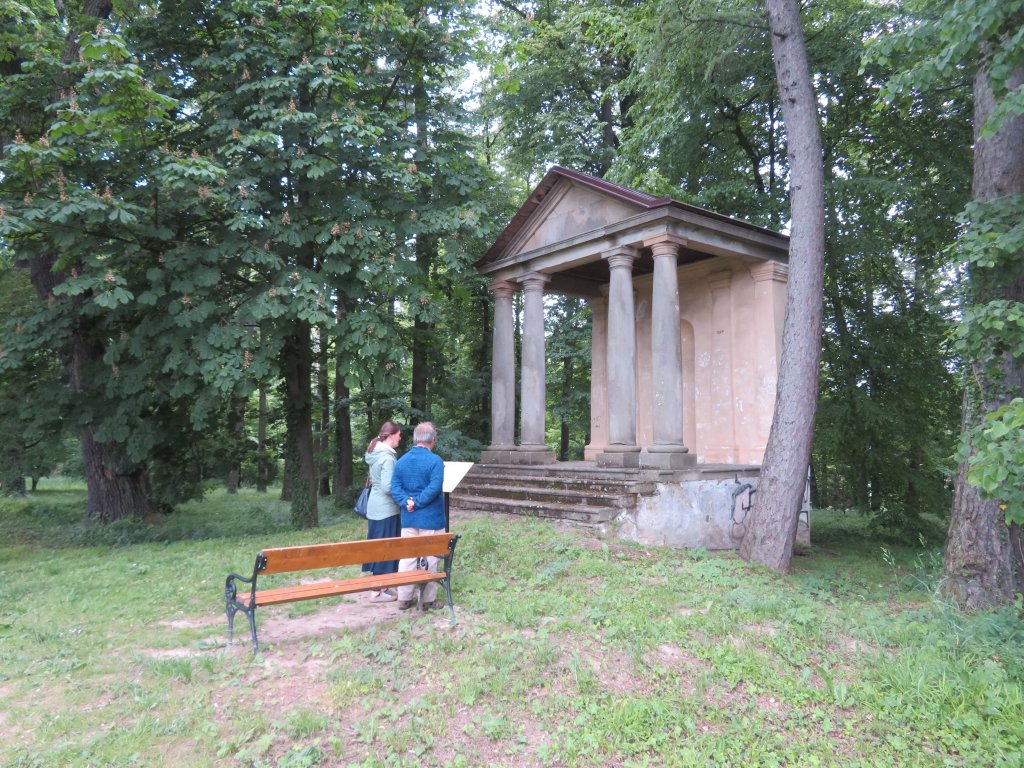 Studium drobné zahradní architektury v Lednickém Rovném (Slovensko), květen 2025